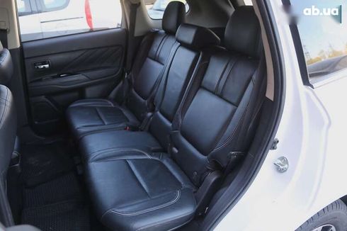 Mitsubishi Outlander 2017 - фото 9