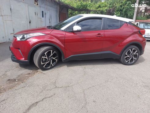 Toyota C-HR 2018 вишневый - фото 17