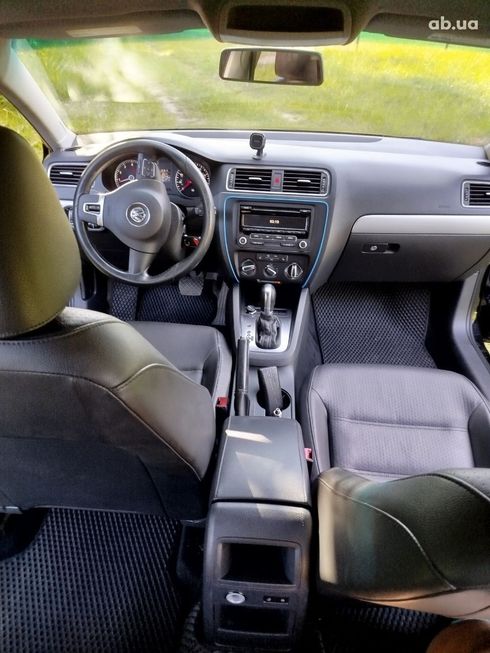 Volkswagen Jetta 2013 черный - фото 12