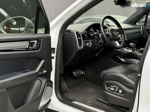 Porsche Cayenne 2018 - фото 25