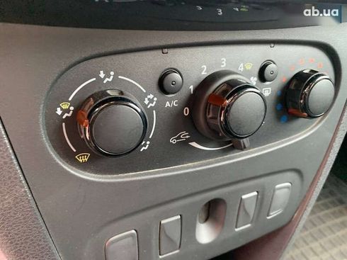 Renault Logan 2020 - фото 22