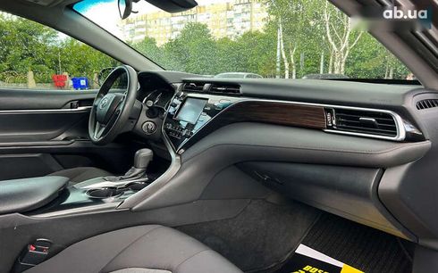Toyota Camry 2018 - фото 10