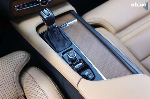 Volvo XC90 2017 - фото 25