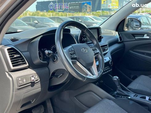 Hyundai Tucson 2018 бежевый - фото 45