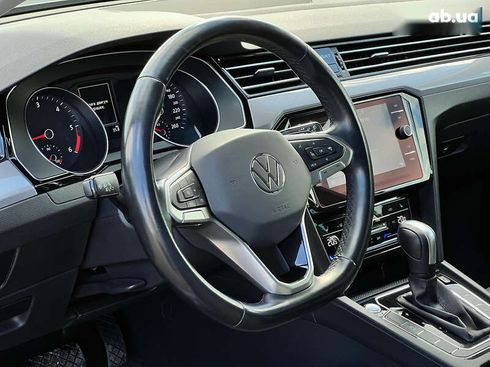 Volkswagen Passat 2021 - фото 25