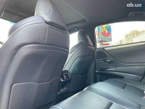 Lexus ES 2019 - фото 23