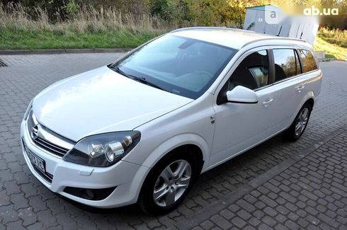 Opel Astra 2010 - фото 3