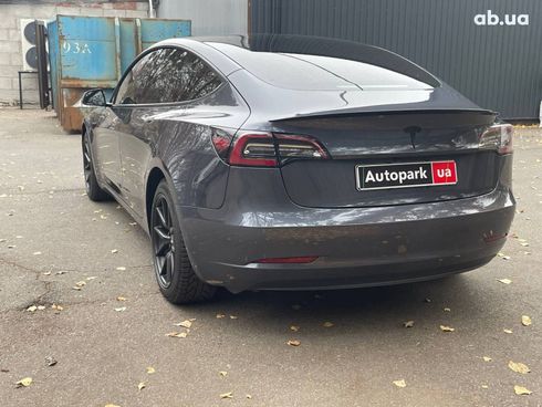 Tesla Model 3 2022 серый - фото 8