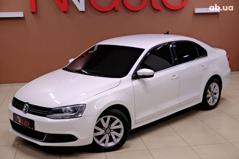 Volkswagen Jetta 2012 белый - фото 2