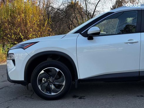 Nissan Rogue 2023 белый - фото 22