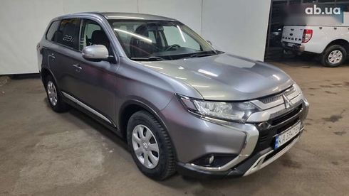 Mitsubishi Outlander 2021 - фото 6