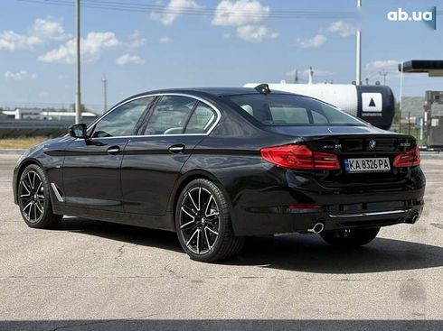 BMW 5 серия 2017 - фото 14