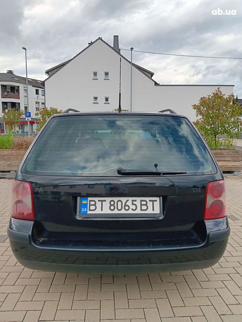 Volkswagen Passat 2004 черный - фото 3