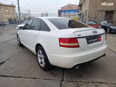 Audi A6 2005 белый - фото 4