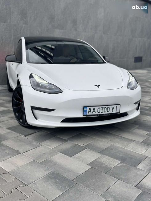 Tesla Model 3 2022 - фото 9