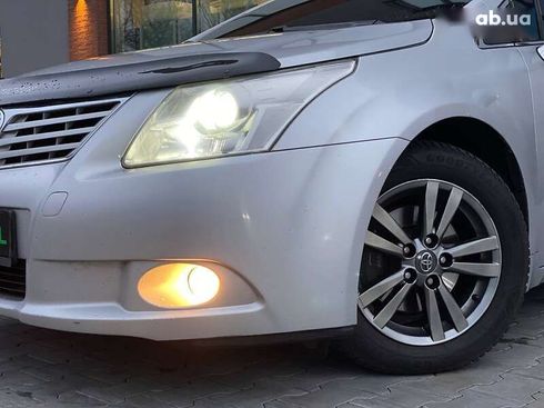 Toyota Avensis 2011 - фото 3