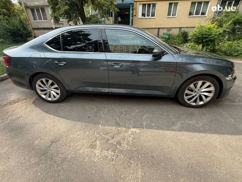 Skoda Superb 2016 - фото 4