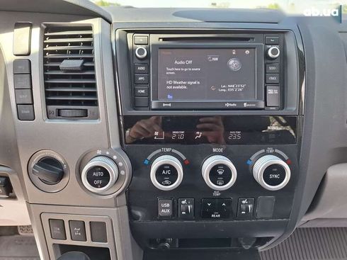 Toyota Sequoia 2016 - фото 18