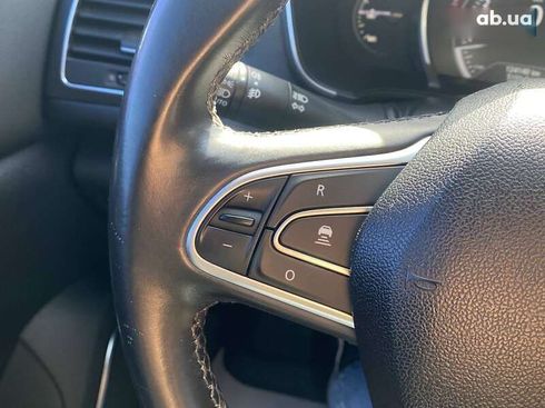 Renault Megane 2016 - фото 13