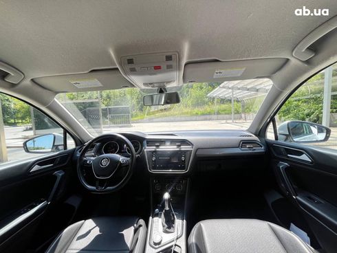 Volkswagen Tiguan 2017 белый - фото 24
