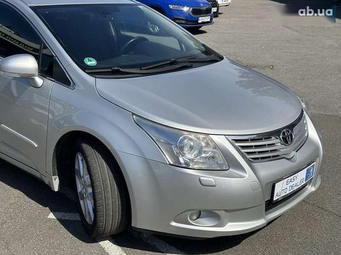 Toyota Avensis 2009 - фото 11