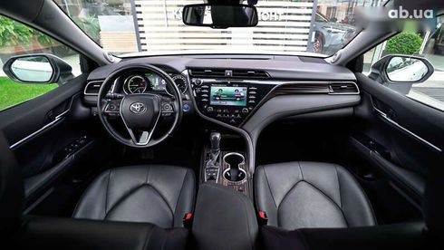 Toyota Camry 2019 - фото 8