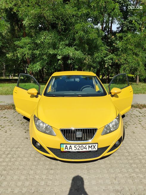 SEAT Ibiza 2010 желтый - фото 14