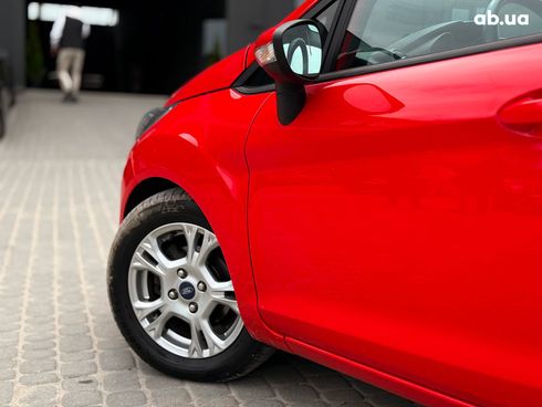 Ford Fiesta 2016 красный - фото 13