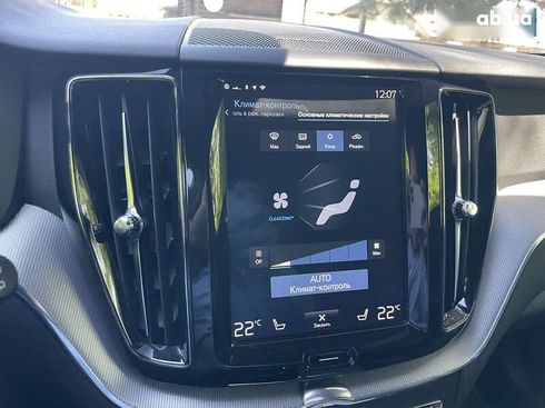Volvo XC60 2018 - фото 29