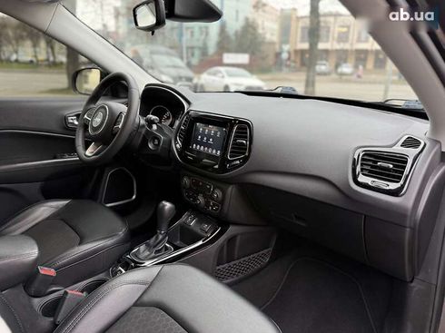 Jeep Compass 2020 - фото 12