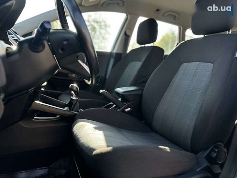 Kia Cee'd 2011 - фото 27