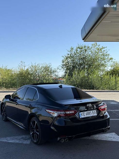 Toyota Camry 2018 - фото 8