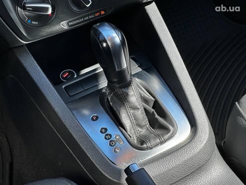 Volkswagen Jetta 2012 серый - фото 18