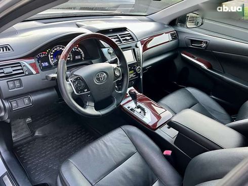 Toyota Camry 2013 - фото 25