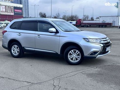 Mitsubishi Outlander 2018 - фото 5