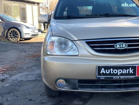 Kia Carens 2003 бежевый - фото 10