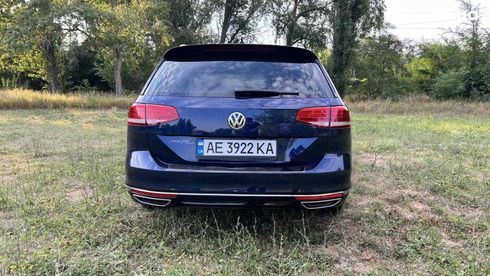 Volkswagen Passat Variant 2016 синий - фото 14
