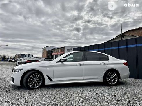 BMW 5 серия 2017 - фото 12