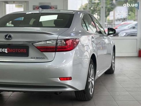 Lexus ES 2015 - фото 16