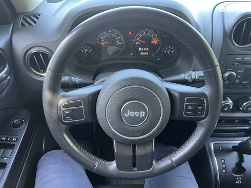 Jeep Patriot 2016 красный - фото 11