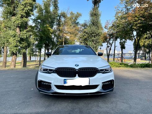 BMW 5 серия 2018 белый - фото 3