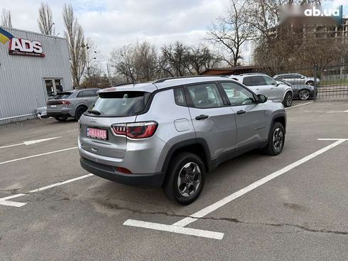 Jeep Compass 2018 - фото 3