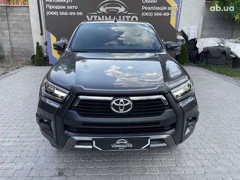 Toyota Hilux 2022 - фото 8