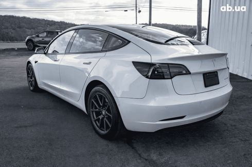 Tesla Model 3 2021 - фото 3