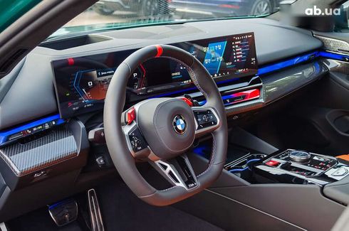 BMW M5 2024 - фото 22