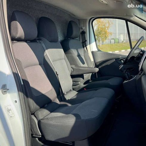 Renault Trafic 2019 - фото 22