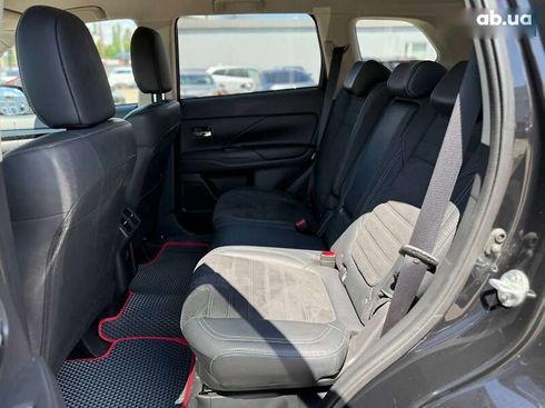 Mitsubishi Outlander 2020 - фото 18