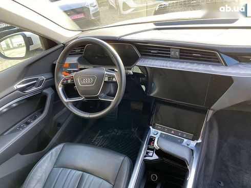 Audi E-Tron 2021 - фото 11