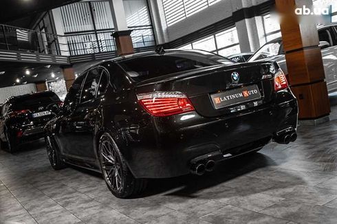 BMW M5 2006 - фото 24