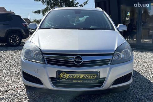 Opel Astra 2010 - фото 2